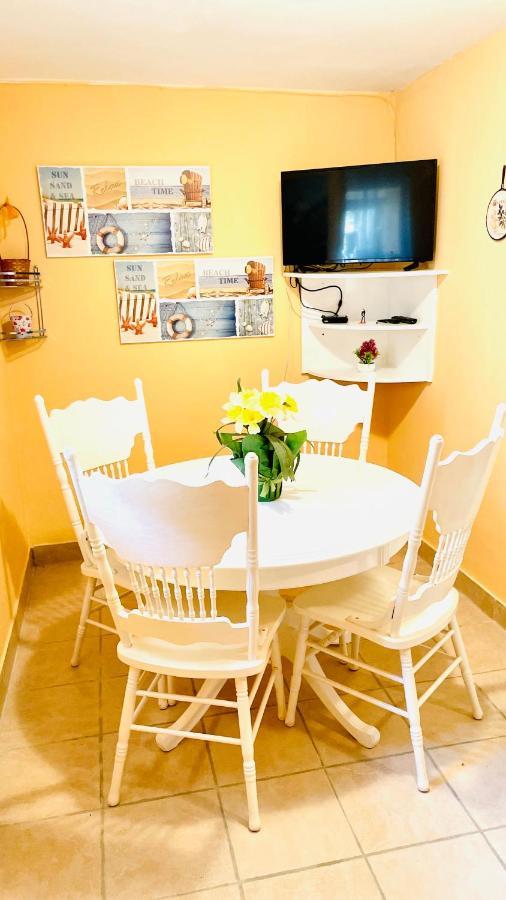 Colorful And Happy Apartment Sukosan - With Parking Eksteriør billede